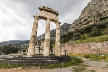 Delphi Tholos, Yunanistan