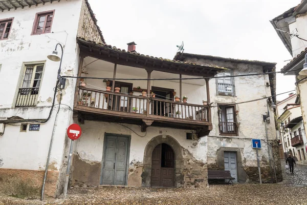 スペインのカルガス ナルシア アストゥリアス州のこの伝統的な町の通りや家の景色 — ストック写真