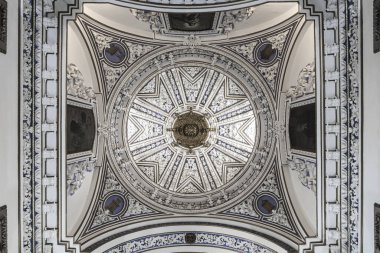 Lora del Rio, İspanya. Setefilla Tapınağı, bir Roma Katolik inziva yeri, Virgen de Setefilla (Setefilla Leydimiz) adlı bir heykele ev sahipliği yapmaktadır.)