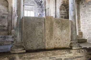 Lena, İspanya. Santa Cristina de Lena Kilisesi, Asturias 'taki Rromanesk öncesi Roma Katolik tapınağı. 1985 'ten beri bir Dünya Mirası Sitesi