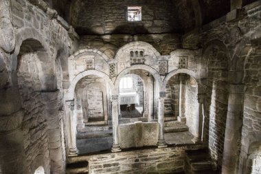 Lena, İspanya. Santa Cristina de Lena Kilisesi, Asturias 'taki Rromanesk öncesi Roma Katolik tapınağı. 1985 'ten beri bir Dünya Mirası Sitesi