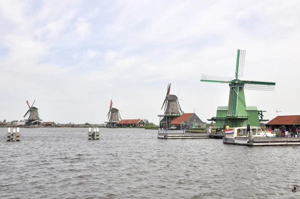 Amsterdam'dan eski yel değirmeni