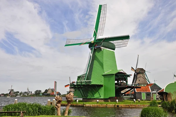 Gammal väderkvarn från Amsterdam — Stockfoto