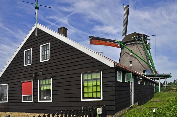 Amsterdam'dan eski yel değirmeni