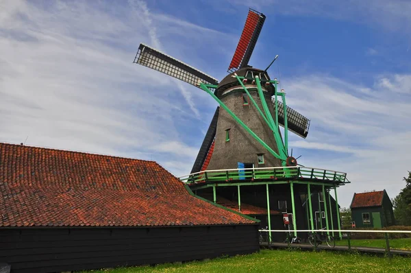 Gammal väderkvarn från Amsterdam — Stockfoto