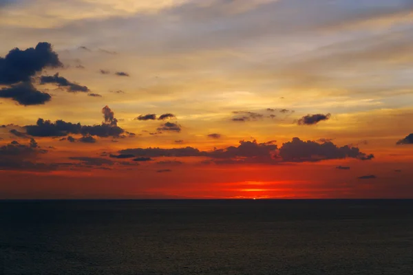 Thailand. Kleurrijke sunset. — Stockfoto