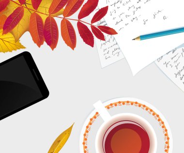 Sonbahar yaprakları ile düz yatıyordu çalışma masası