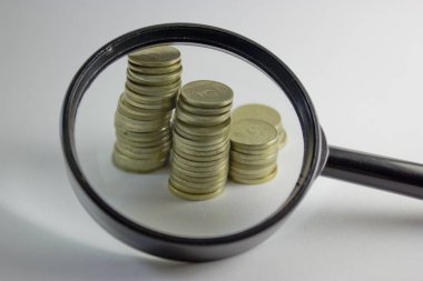 Büyütülmüş paralar / fotoğrafın büyütülmüş paralar