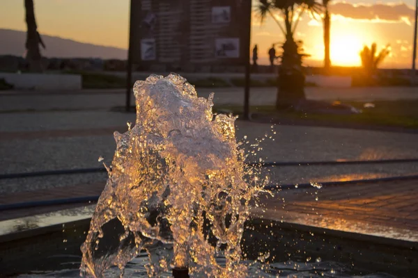 Fuente Atardecer Foto Una Fuente Atardecer — Foto de Stock