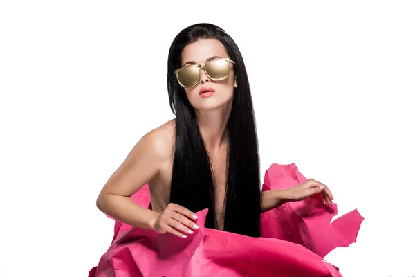 Mujer en gafas de sol pintadas de oro — Foto de Stock