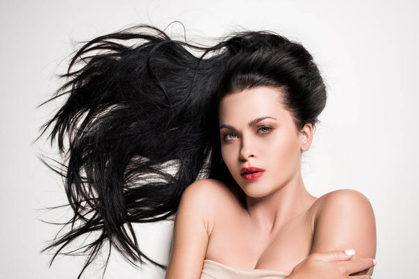 Женщина с красивыми волосами
