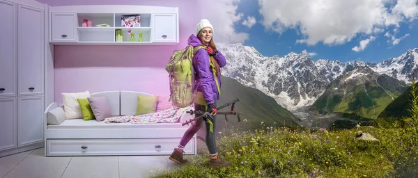 Hiker in mountains — Stock Photo, Image