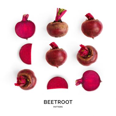 Olgun renkli beetroots satırlardaki