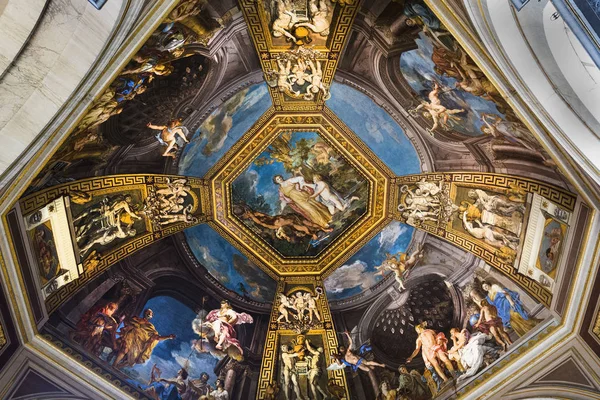 Bella decorazione del soffitto in Vaticano, Italia 2017-08-17 — Foto Stock