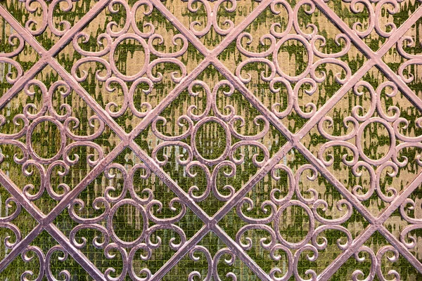 Dövme metal süs tarafından dekore edilmiş doku 