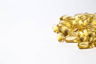Omega 6: Birleşik linoleik asit (Cla) kopya alanı ile beyaz zemin üzerine kapsül