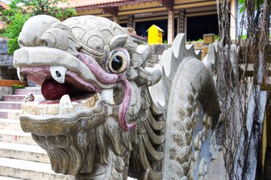 Budist pagoda süslemeleri