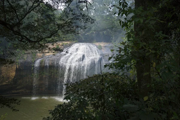 Водопад Пренн в парке рядом с городом Далат, Вьетнам — стоковое фото