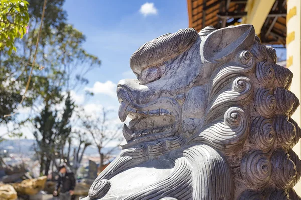 Oriental asiático tradicional estatua — Foto de Stock