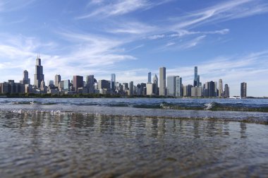 Chicago Skyline Panorama Michigan Gölü 'nün karşısında