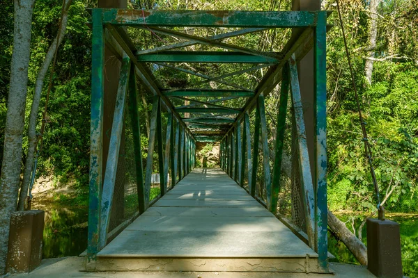 Caminho na ponte — Fotografia de Stock