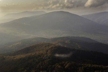 Beskid Wyspowy Dağları - Polonya Karpatları 