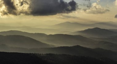 Beskid Wyspowy Dağları - Polonya Karpatları 