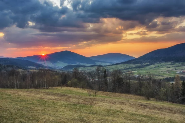 Beskid Wyspowy Mountains Polónia Cárpatos — Fotografia de Stock