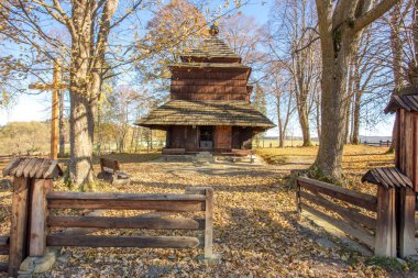 Bieszczady Dağlar - Polonya Karpatlar - ahşap kilise 