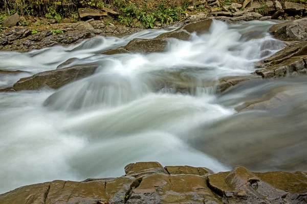 Bieszczadzki bergen - Poolse Karpaten - rivier — Stockfoto