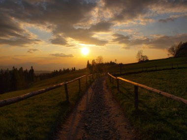 Gorce dağlar - Polonya Karpatlar - günbatımı