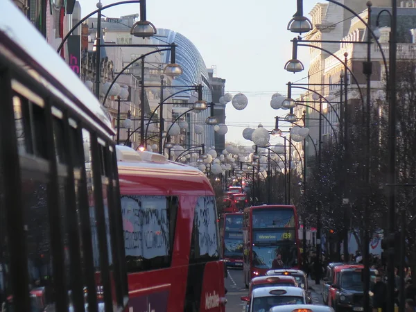 Bilar på Londons gator — Stockfoto