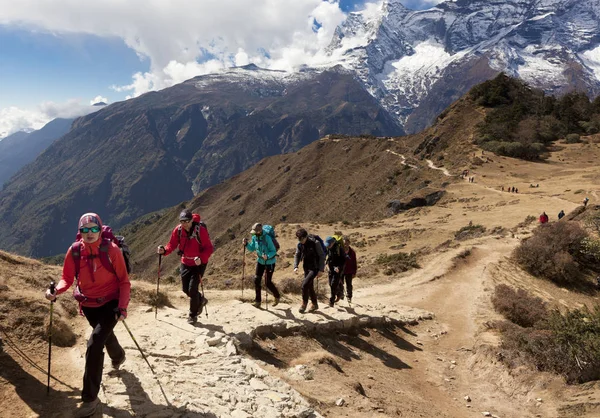 Himalayas Nepal Cirka November 2017 Hikers Way Everest Base Camp — Stock Photo, Image