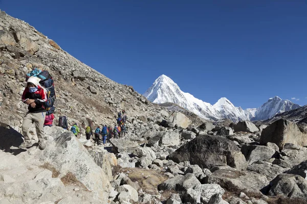 Efektní Způsob Jak Everest Základní Tábor Údolí Khumbu Národní Park — Stock fotografie