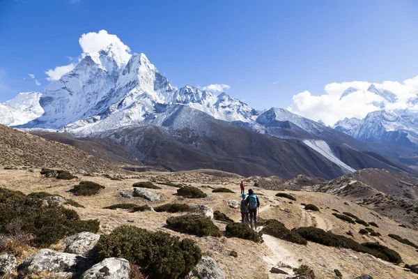 Vandrare Väg Till Everest Basläger Khumbu Dalen Sagarmatha Nationalpark Nepalese — Stockfoto