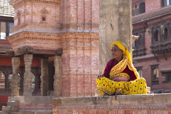 Katmandu Nepal Cirka November 2017 Gammel Hindikvinde Mediterer Tempel - Stock-foto