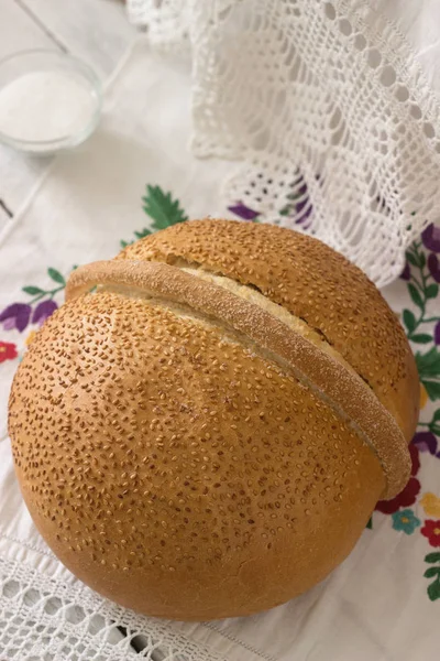 Pan y sal - Comida de bienvenida eslava . — Foto de Stock