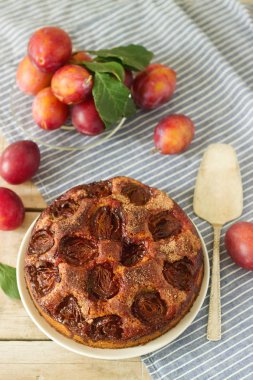 Erik pasta ya da kek tarçın ve şeker. Seçici odak.