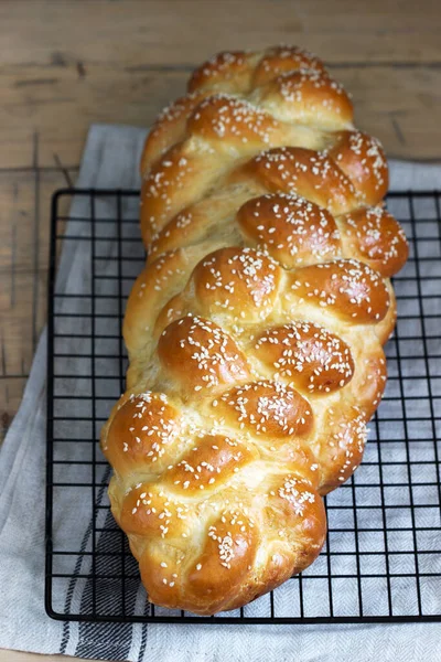 Традиционный Праздничный Еврейский Хлеб Халла Дрожжевого Теста Яйцами Селективный Фокус — стоковое фото