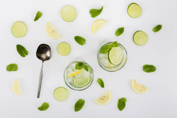 Hausgemachte erfrischende Limonaden — Stockfoto