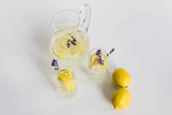 Bebidas cítricas frescas con lavanda — Foto de stock gratuita