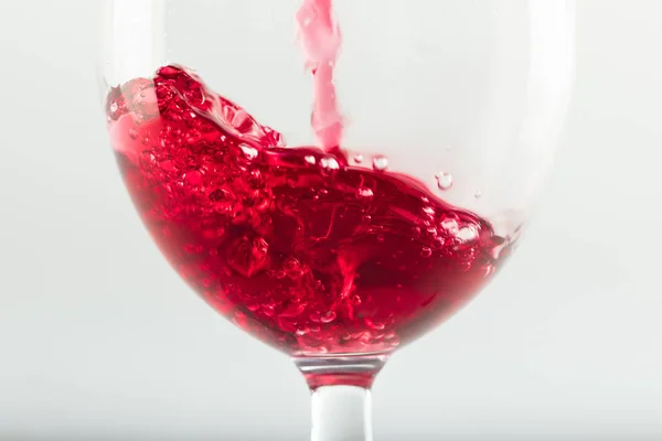 Derramamento de vinho em vidro — Fotografia de Stock