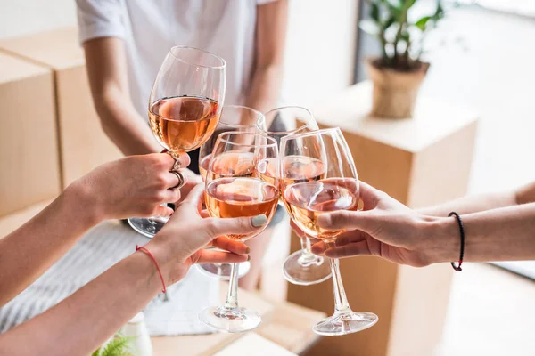 Women clinking with wineglasses — Stock Photo, Image