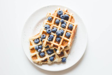 yaban mersini ile lezzetli waffle