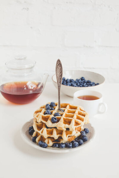 waffles with blueberries and tea