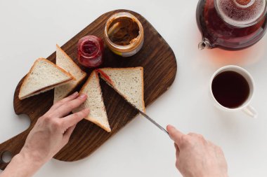reçel ve fıstık ezmesi ile tost