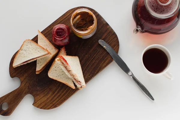 Toasts with jam and peanut butter — Free Stock Photo