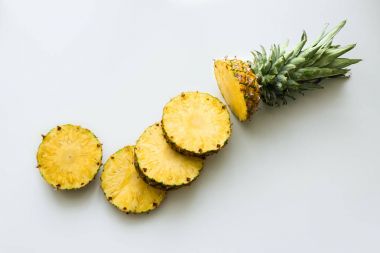 ananas dilimleri