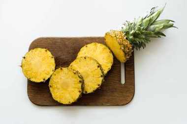 taze doğranmış ananas