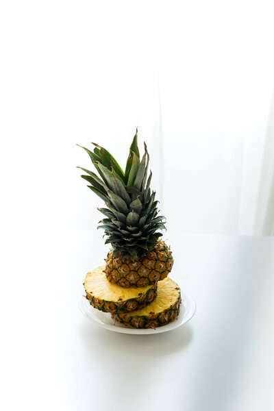 sliced fresh pineapple